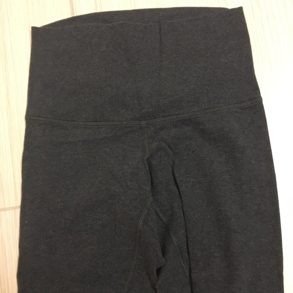 🆕 Lululemon capri/crop leggings - Picture 2 of 3